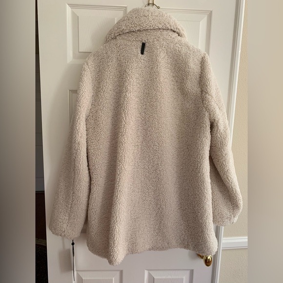 NWT DKNY Cream Faux Fur Peacoat Zipped Pockets Back Logo XL - Picture 2 of 15